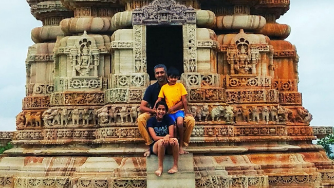 Vijay Stambh in Chittorgarh Fort in Rajasthan, India tands atop a 180 metre high hill and is spread across 700 acres and is a must visit.