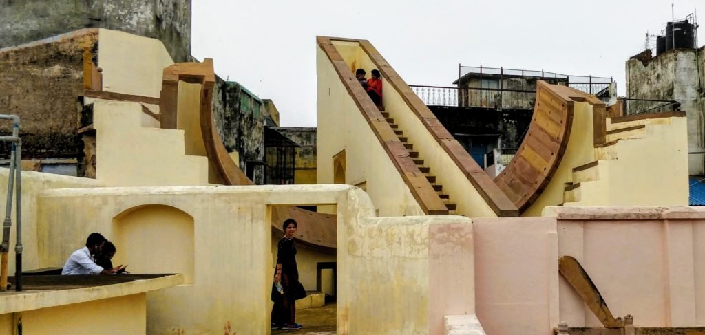 couples dating in the historical jantar mantar in varanasi.