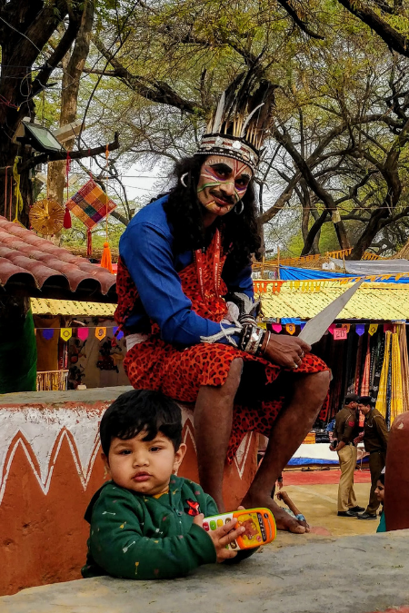 If like me, you love fairs, handicrafts and COLORS then Surajkund Mela 2020 in India is the place to be this February. Click to read my insider’s tips for visiting Surajkund Mela 2020: why to visit, what to do, ticket, budget, hotels, activities, food & MORE #lighttravelaction #SurajkundMela #Surajkund #surajkundmela2020 #surajkundindia #surajkundphotography #surajkundmelahandicrafts #surajkundartsandcrafts #surajkundcraftmela #offbeatindia #incredibleindia
