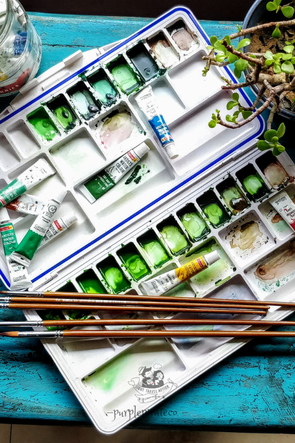 Looking to hone your painting skills but don't know how to paint or what to paint? Click to see a bunch of Easy Painting Ideas that you can totally DIY. The following post is a full and detailed step by step painting tutorial.This step by step water colour painting tutorial is super easy! Learn with step-by-step picture directions #lighttravelaction #easypaintings #easypaintingsforbeginners #easypaintingideas #easypaintingideasforbeginners #easypaintingideasstepbystep