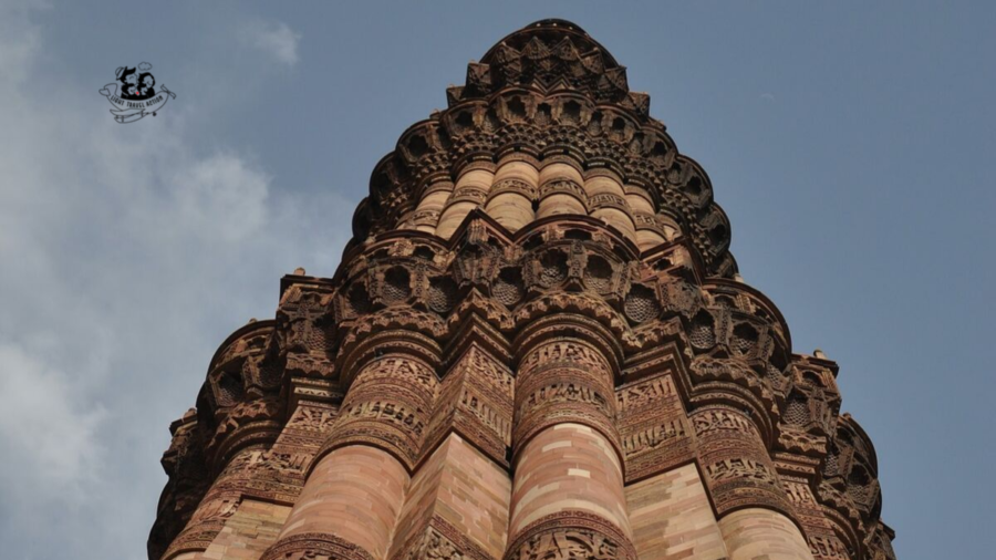 Qutub Minar is a very famous monument located in Mehrauli, Delhi.It is easy to reach Qutub Minar by local bus, metro or taxi.‘Qutub’ word is derived from Arabic which means ‘pole’ or ‘axis’ and ‘Minar’ refers to tower.Minaret refers to a tower that is typically a part of a mosque, with a balcony which is used by a muezzin to make calls to the Muslims for prayer. Click to read more #lighttravelaction #Qutabminar #qutabminarphotography #qutabminartowers #qutabminarmonuments #qutubminarphotography