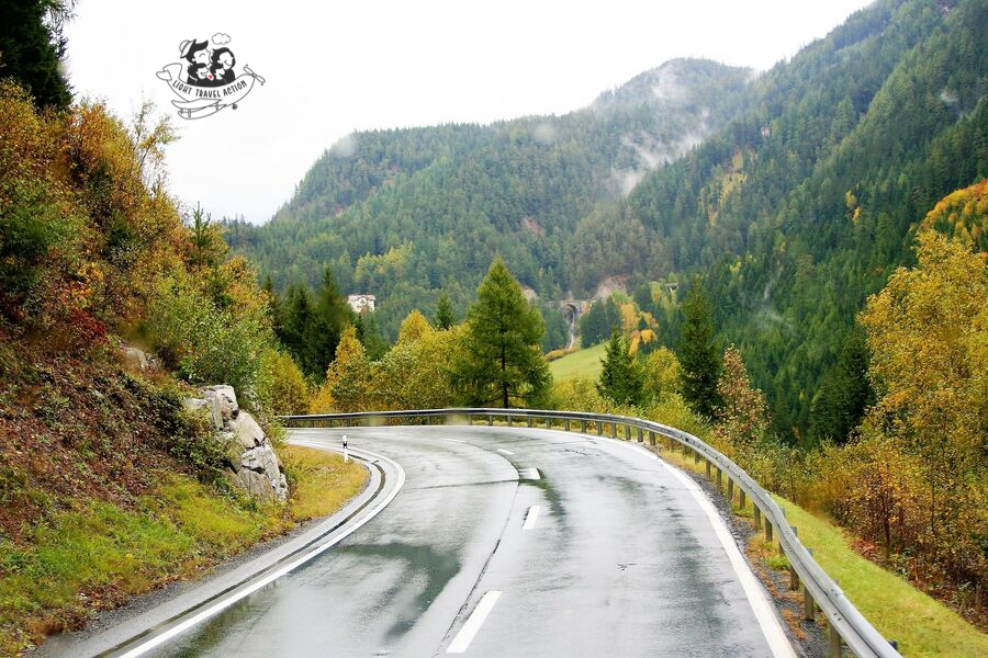 If you're thinking about travelling in monsoon season you may be unsure of what to expect. Traveling at this time of year can be an amazingly unique experience, especially if you know how to make the most of it. Here are some top tips for traveling during the monsoon season.You can reserve your ticket and plan your trip with me and relax knowing that my trusted team will take good care of a fellow wanderlust traveler #lighttravelaction #indianmonsoon #rain #monsoontravel #raintravel #rainydays