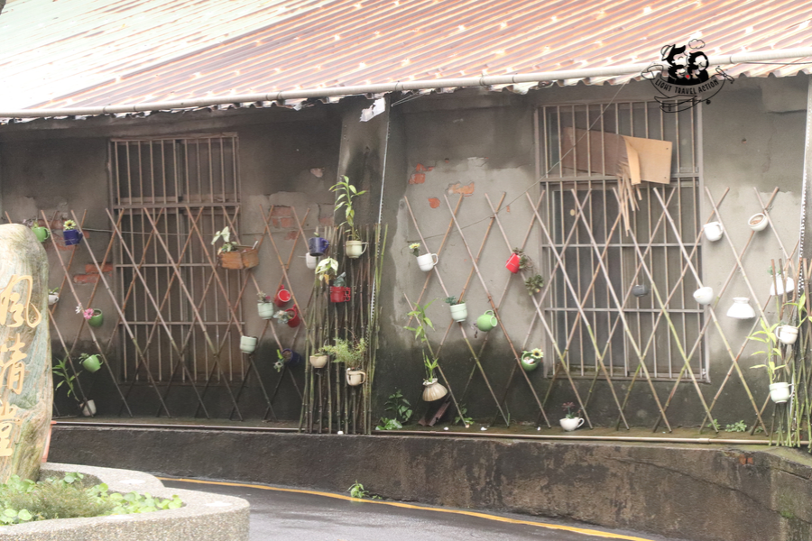 Yingge is in Taipei County in Taiwan. Meaning "parrot song",the name of the town is derived from the parrot shaped rock outcropping slightly north of the town.Ceramics enthusiats will love Yingge. The town lies about one hour south of Taipei by train, & is famous for its high concentration of potters.Some potteries offer lessons in basic pot making. Plan to spend a full day in Yingge to get the full experience #lighttravelaction #taiwanpottery #taipei #taiwantravel #taiwanceramics #taipeitravel