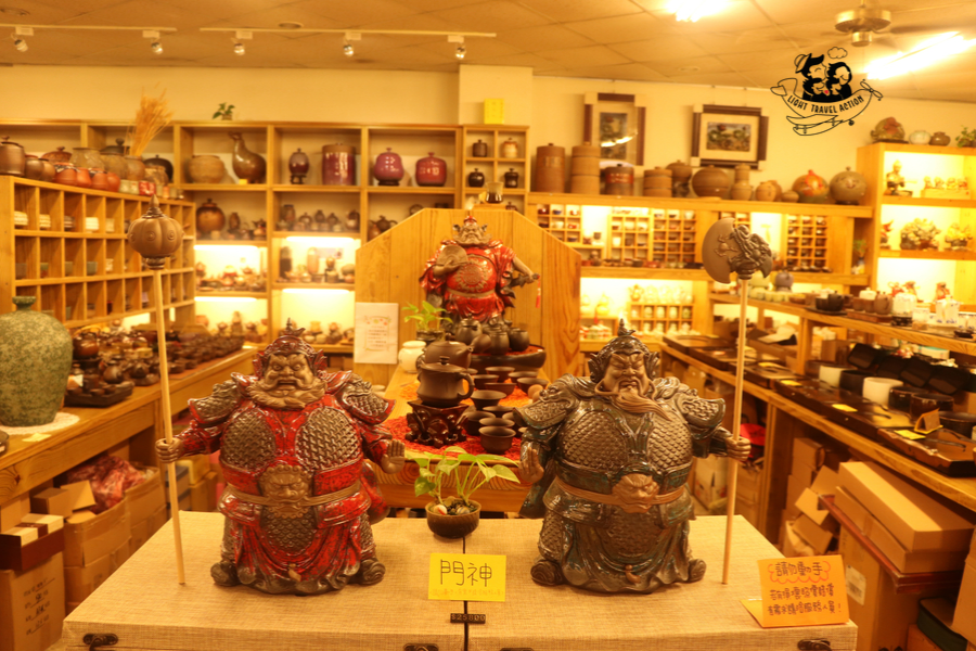 Yingge is in Taipei County in Taiwan. Meaning "parrot song",the name of the town is derived from the parrot shaped rock outcropping slightly north of the town.Ceramics enthusiats will love Yingge. The town lies about one hour south of Taipei by train, & is famous for its high concentration of potters.Some potteries offer lessons in basic pot making. Plan to spend a full day in Yingge to get the full experience #lighttravelaction #taiwanpottery #taipei #taiwantravel #taiwanceramics #taipeitravel