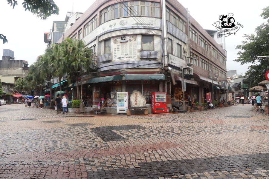 Yingge is in Taipei County in Taiwan. Meaning "parrot song",the name of the town is derived from the parrot shaped rock outcropping slightly north of the town.Ceramics enthusiats will love Yingge. The town lies about one hour south of Taipei by train, & is famous for its high concentration of potters.Some potteries offer lessons in basic pot making. Plan to spend a full day in Yingge to get the full experience #lighttravelaction #taiwanpottery #taipei #taiwantravel #taiwanceramics #taipeitravel