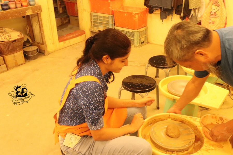 Yingge is in Taipei County in Taiwan. Meaning "parrot song",the name of the town is derived from the parrot shaped rock outcropping slightly north of the town.Ceramics enthusiats will love Yingge. The town lies about one hour south of Taipei by train, & is famous for its high concentration of potters.Some potteries offer lessons in basic pot making. Plan to spend a full day in Yingge to get the full experience #lighttravelaction #taiwanpottery #taipei #taiwantravel #taiwanceramics #taipeitravel