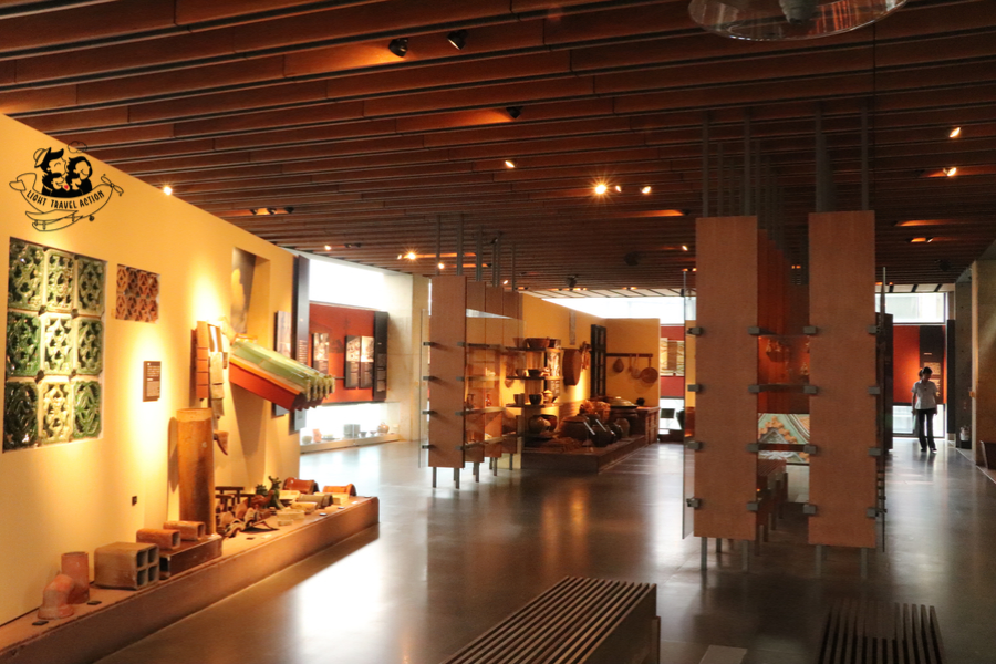 Yingge is in Taipei County in Taiwan. Meaning "parrot song",the name of the town is derived from the parrot shaped rock outcropping slightly north of the town.Ceramics enthusiats will love Yingge. The town lies about one hour south of Taipei by train, & is famous for its high concentration of potters.Some potteries offer lessons in basic pot making. Plan to spend a full day in Yingge to get the full experience #lighttravelaction #taiwanpottery #taipei #taiwantravel #taiwanceramics #taipeitravel