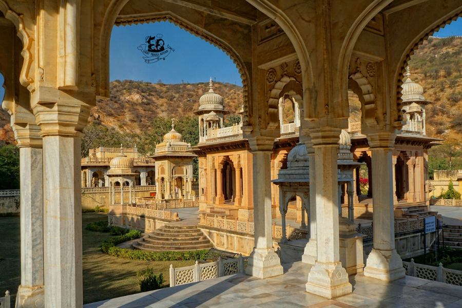 Visiting Jaipur and wondering where to stay? Happening and popular or Calm and Royal or affordable.There is a plethora of options to choose from while deciding on a place to stay in Jaipur. Hostels, havelis, guest houses, hotels, home-stays, whatever you fancy, Jaipur has it all. In this post, I recommend best places to stay for all budgets with some great places that you can choose to stay in #lighttravelaction #jaipur #placestostayinjaipur #jaipurtravel