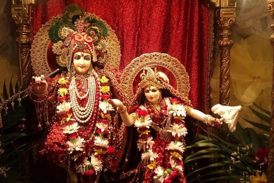 lighttravelaction-namaste-radhakrishna