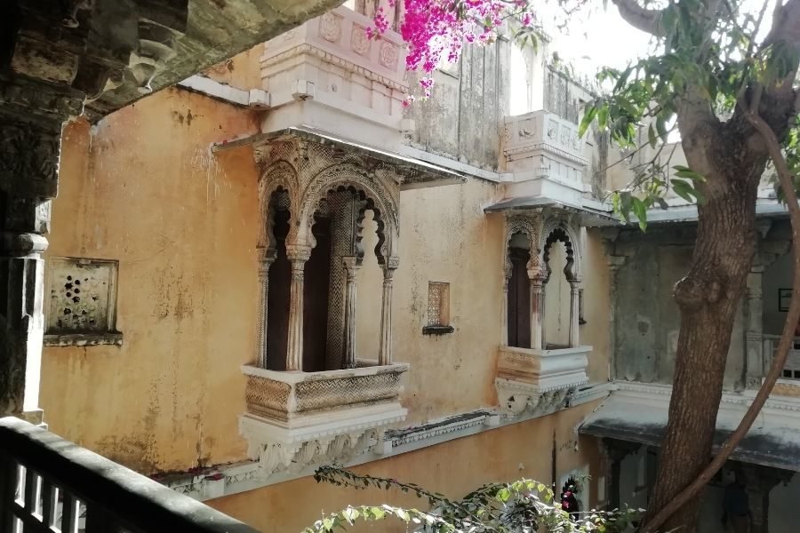 lighttravelaction-udaipur-bagore-ki-haveli-