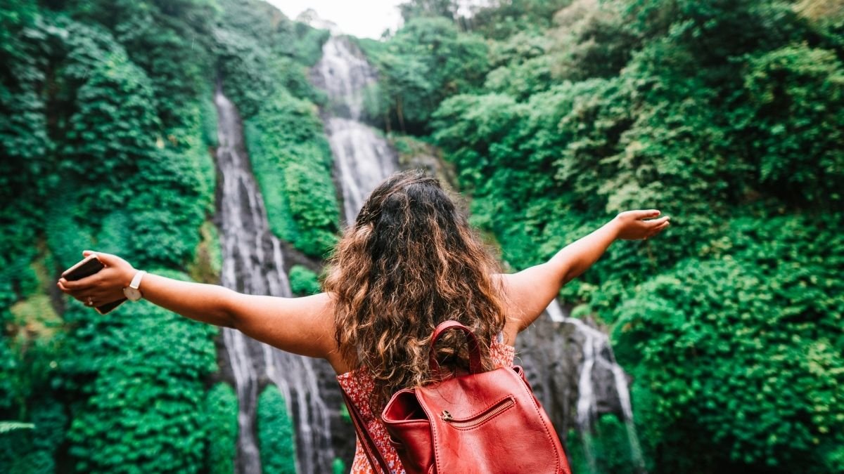 lighttravelaction-how to afford traveling in college