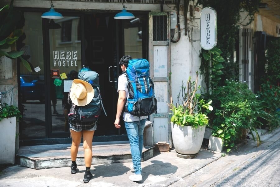 lighttravelaction-how to afford traveling in college