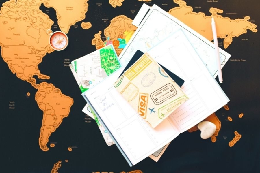 how to afford traveling in college