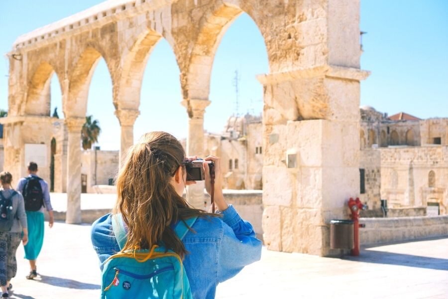 lighttravelaction-how to afford traveling in college